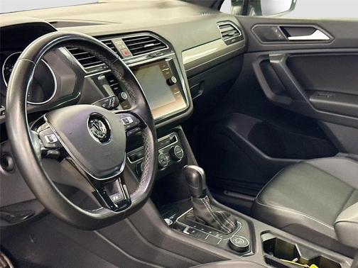 2021 Volkswagen Tiguan 2.0T SE R-Line Black