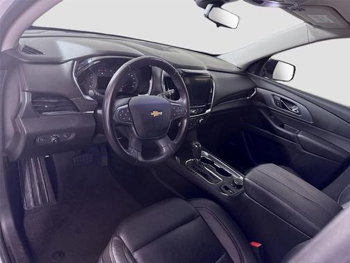 Summit White 2020 Chevrolet Traverse Premier