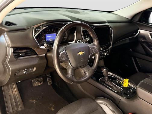 Summit White 2020 Chevrolet Traverse Premier