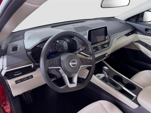 Black 2025 Nissan Altima SV