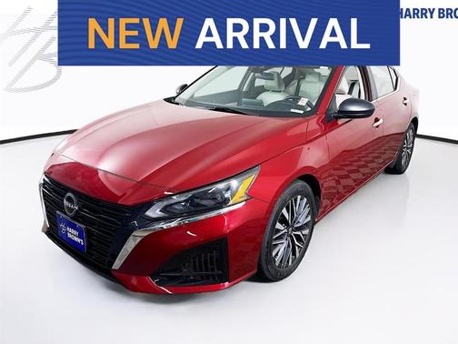 Black 2025 Nissan Altima SV
