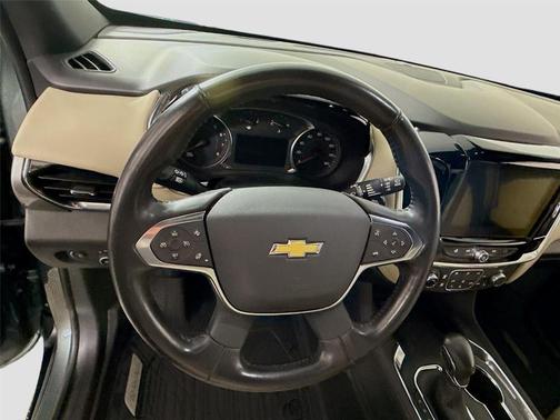 Silver Sage Metallic 2022 Chevrolet Traverse LT Leather