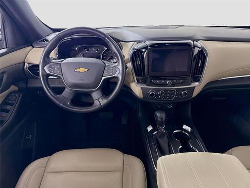 Silver Sage Metallic 2022 Chevrolet Traverse LT Leather