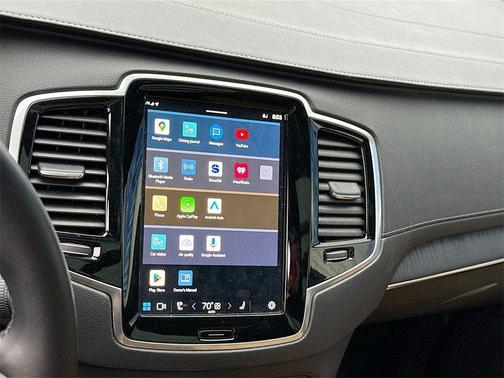 2024 Volvo XC90 Recharge Plug-In Hybrid T8 Ultimate Bright Theme 7-Seater