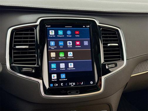 2024 Volvo XC90 Recharge Plug-In Hybrid T8 Ultimate Bright Theme 7-Seater