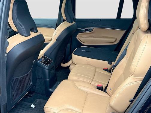 2024 Volvo XC90 Recharge Plug-In Hybrid T8 Ultimate Bright Theme 7-Seater