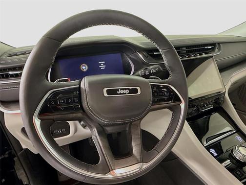 Diamond Black 2023 Jeep Grand Cherokee Overland