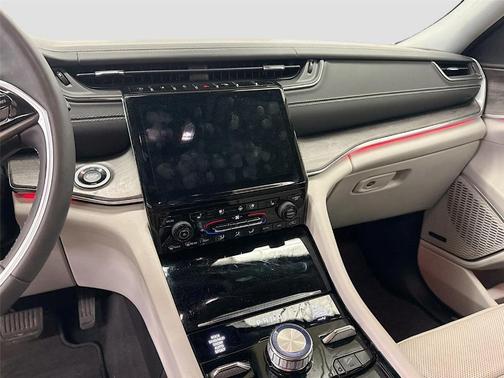 Diamond Black 2023 Jeep Grand Cherokee Overland