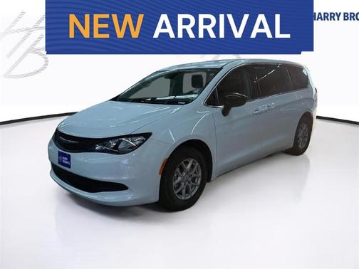 Bright White Clearcoat 2024 Chrysler Voyager LX