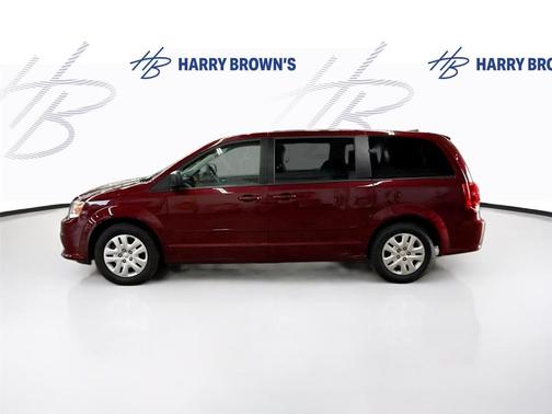 Red 2017 Dodge Grand Caravan SE