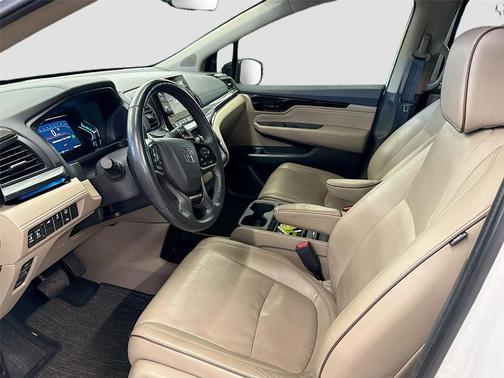 White 2024 Honda Odyssey Elite