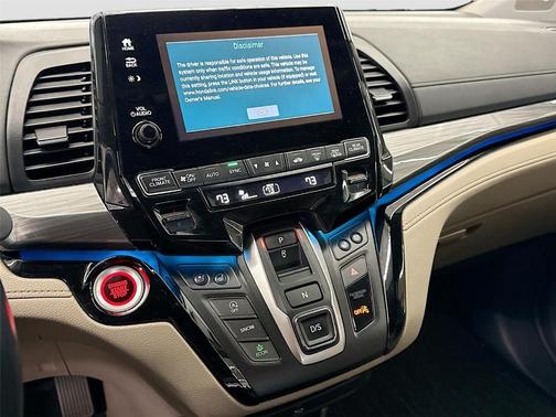 White 2024 Honda Odyssey Elite