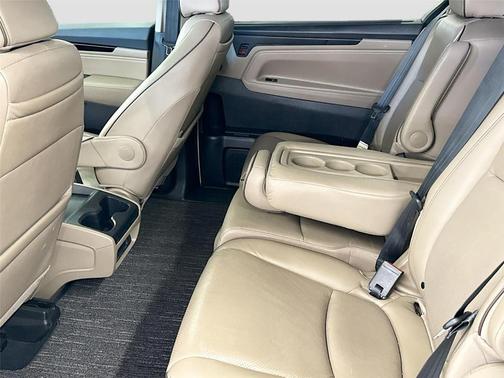 White 2024 Honda Odyssey Elite