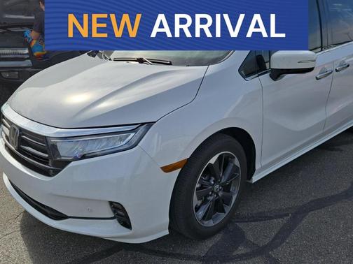 White 2024 Honda Odyssey Elite