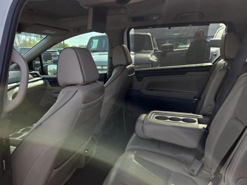 White 2024 Honda Odyssey Elite
