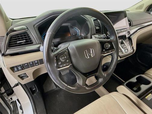 White 2024 Honda Odyssey Elite