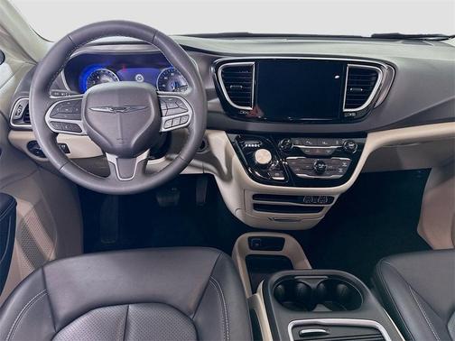 2024 Chrysler Pacifica Touring-L