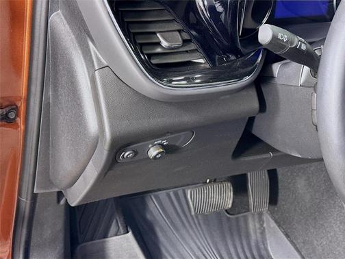 Burnished Bronze Metallic 2022 Buick Envision Preferred