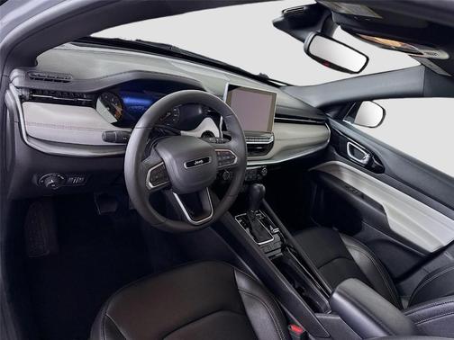Silver Zynith 2025 Jeep Compass Limited