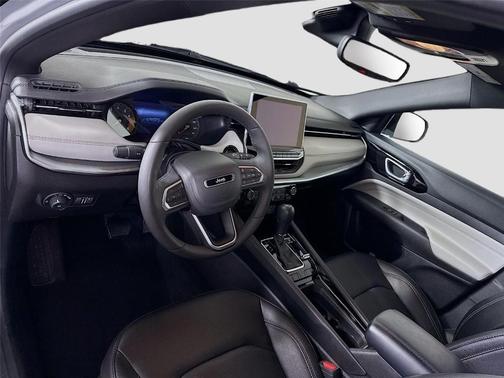 Silver Zynith 2025 Jeep Compass Limited