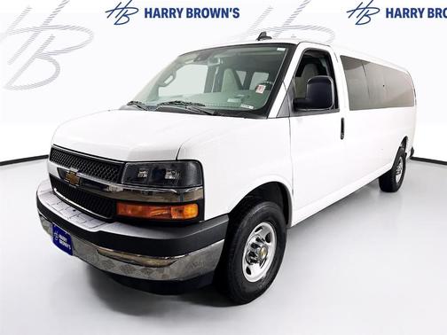 2025 Chevrolet Express 3500 LT