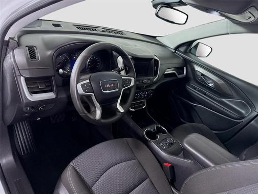 Summit White 2023 GMC Terrain SLE