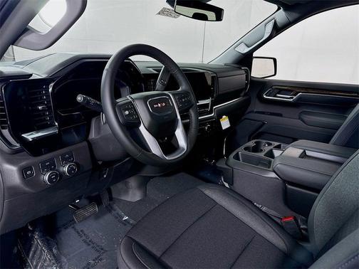 2025 GMC Sierra 1500 SLE
