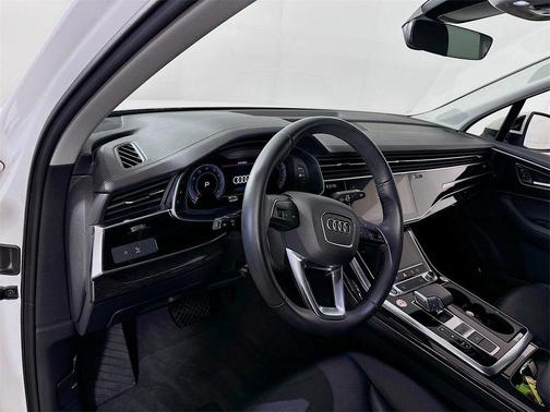 2024 Audi Q7 45 Premium Plus