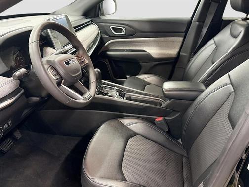 Black 2025 Jeep Compass Latitude