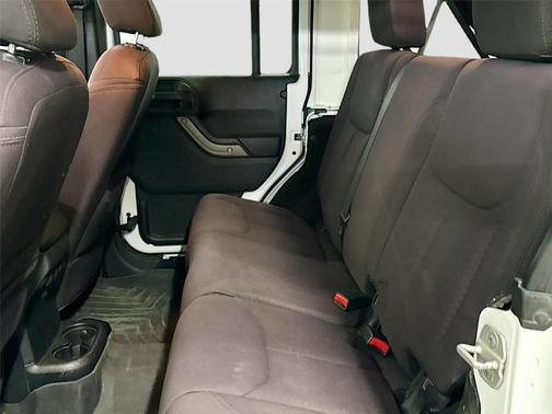 Bright White Clearcoat 2013 Jeep Wrangler Unlimited Sport