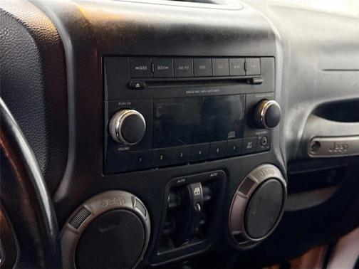 Bright White Clearcoat 2013 Jeep Wrangler Unlimited Sport