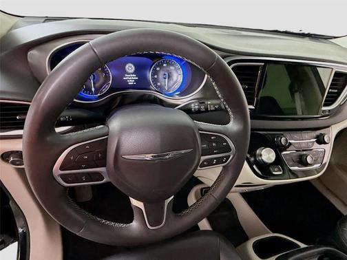 2023 Chrysler Pacifica Touring-L