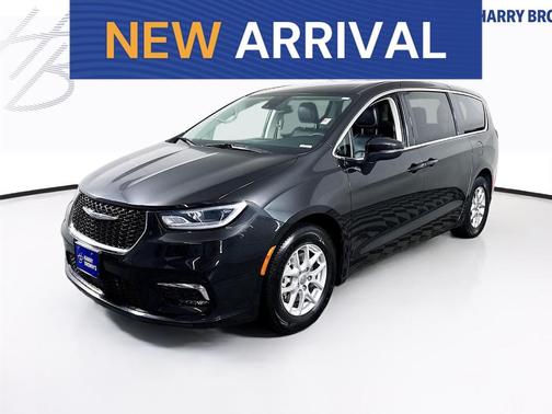 2023 Chrysler Pacifica Touring-L