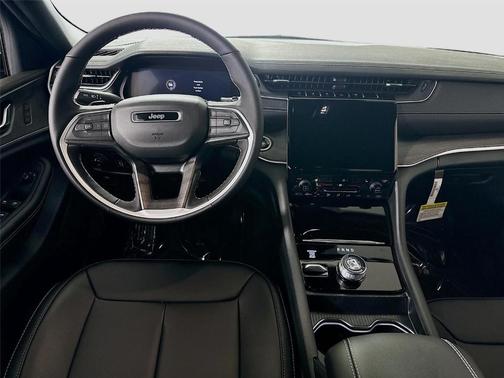 Metallic 2025 Jeep Grand Cherokee Limited