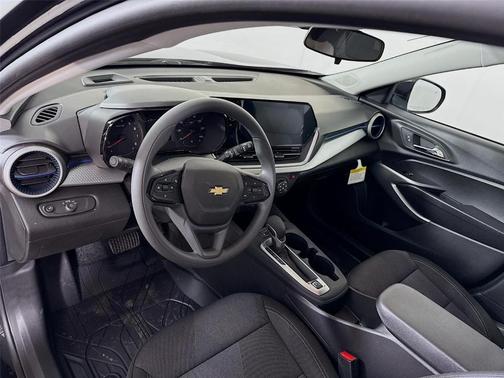 Mosaic Black Metallic 2026 Chevrolet Trax LS