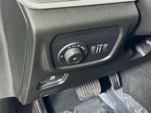 Black 2025 Jeep Grand Cherokee Limited