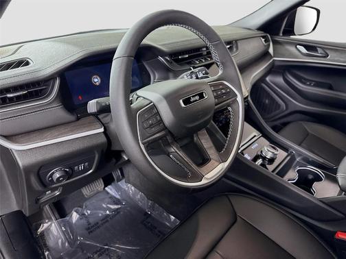 Black 2025 Jeep Grand Cherokee Limited