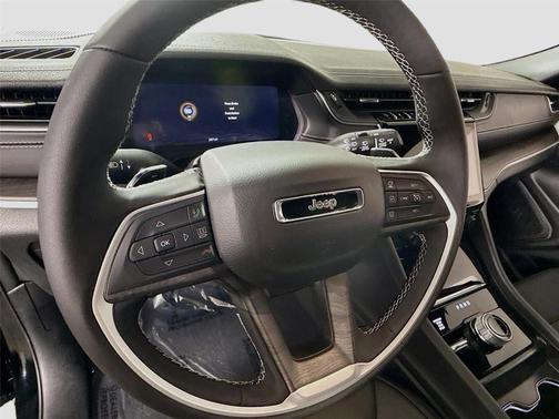 Black 2025 Jeep Grand Cherokee Limited