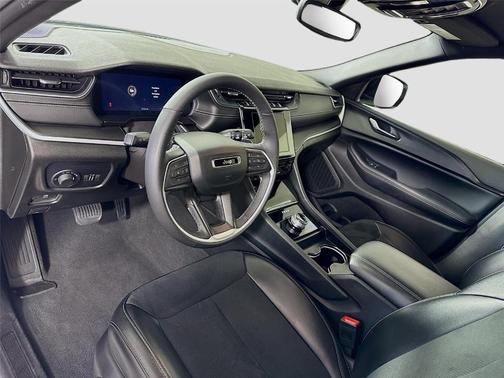 White 2024 Jeep Grand Cherokee Laredo