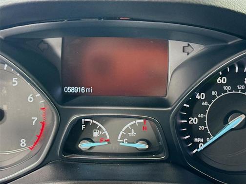 White 2017 Ford Escape SE