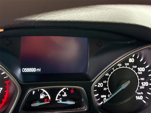 White 2017 Ford Escape SE