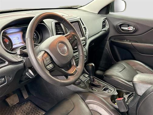 Gray 2022 Jeep Cherokee Trailhawk