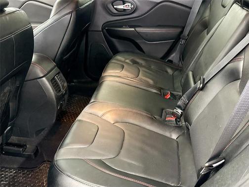 Gray 2022 Jeep Cherokee Trailhawk