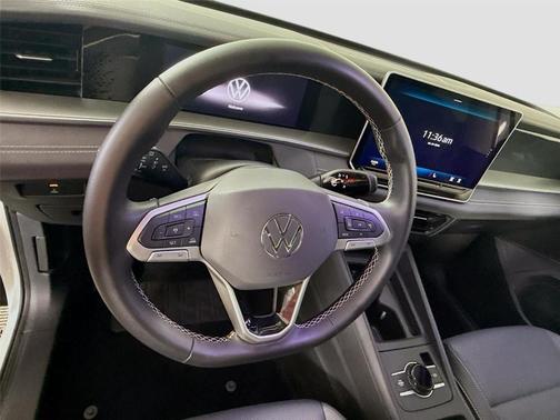 Pure White 2026 Volkswagen Tiguan 2.0T SE
