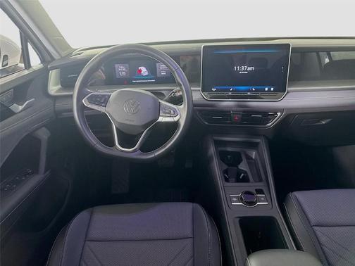 Pure White 2026 Volkswagen Tiguan 2.0T SE