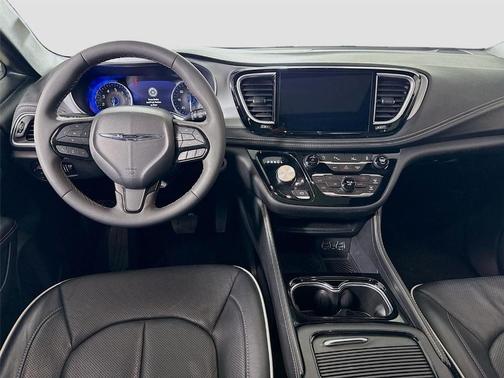 White 2025 Chrysler Pacifica Limited