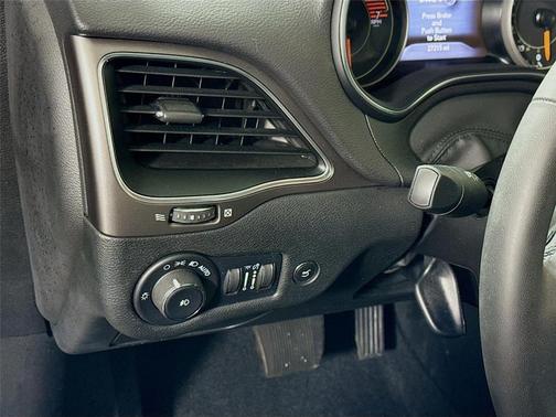Gray 2022 Jeep Cherokee Latitude Lux