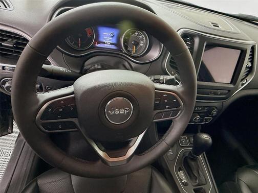 Gray 2022 Jeep Cherokee Latitude Lux