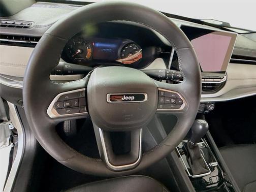 Bright White Clearcoat 2023 Jeep Compass Limited