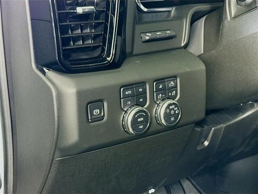 2025 GMC Sierra 3500 AT4